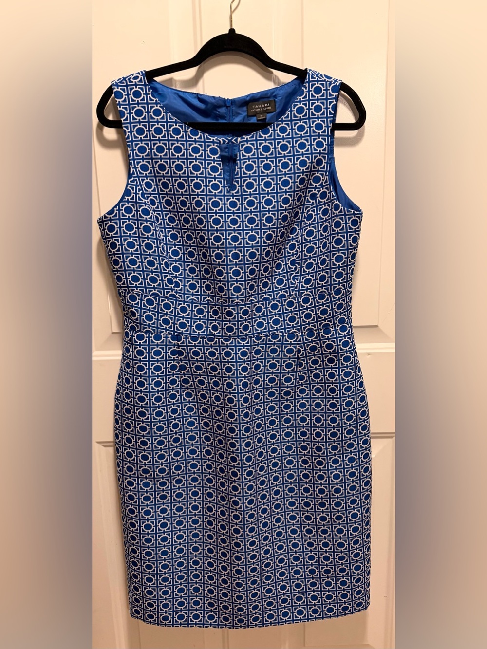 Tahari Blue and White Geometric Sleeveless Sheath Dress
